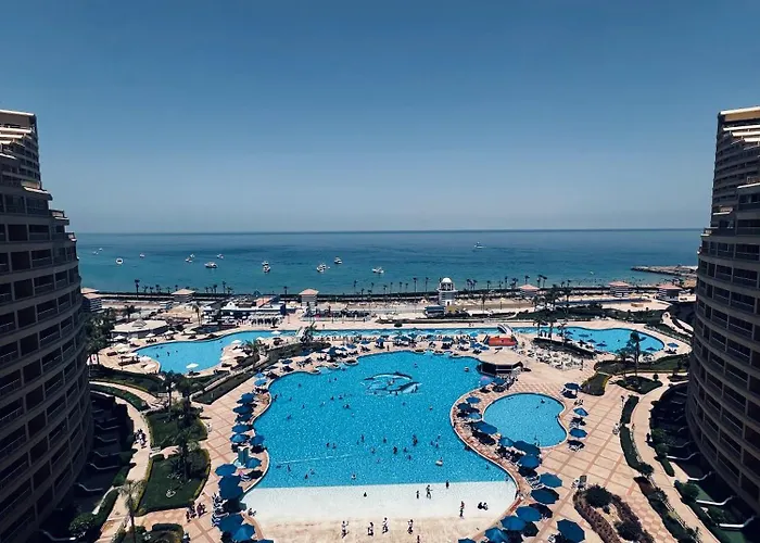 Porto Sokhna Pyramids Apartment's With Sea View عين السخنة