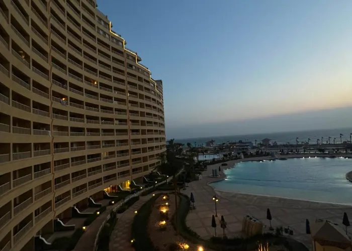 Porto Sokhna Pyramids Apartment's With Sea View شقة