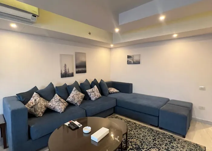 Porto Sokhna Pyramids Apartment's With Sea View شقة *